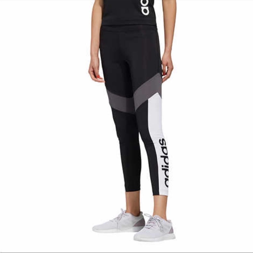 NWT ADIDAS COLOR BLOCK BLACK AND GREY LEGGINGS NWT SIZE MED